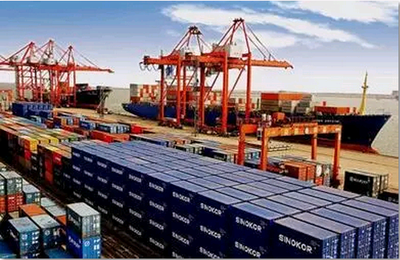 李克強(qiáng)總理推動(dòng)更高水平對(duì)外開(kāi)放 2015年貨物進(jìn)出口舉措與成果